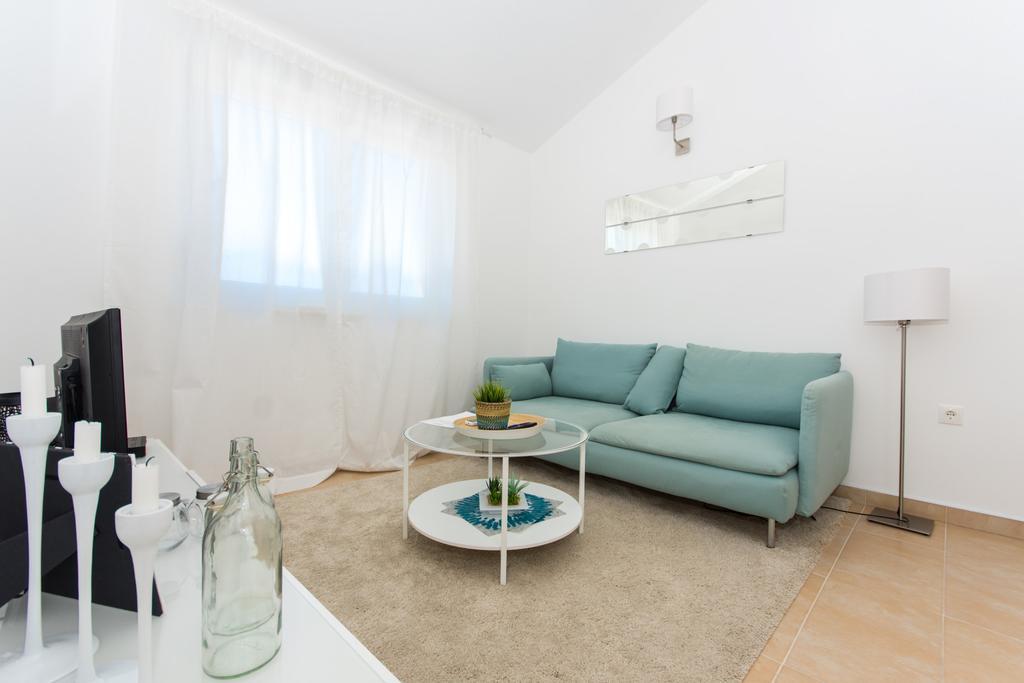 Apartment Flynn Trogir Exterior foto